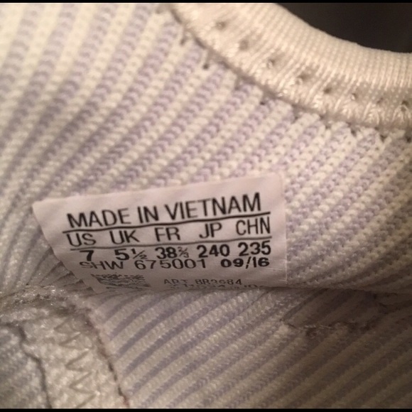 Adidas NMD R1 - Picture 3 of 3